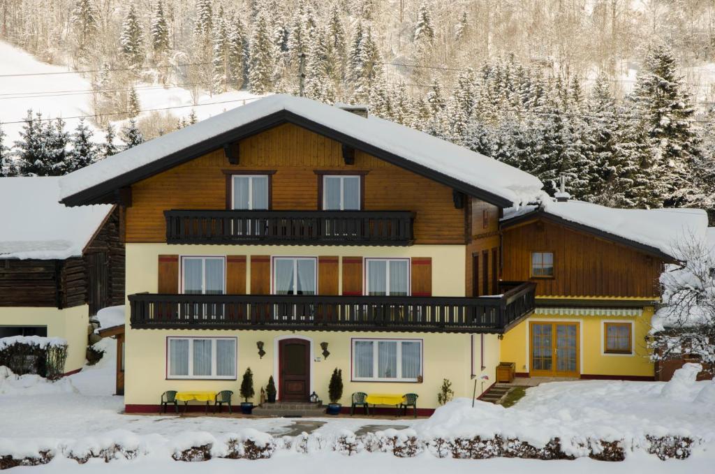 Haus Dachstein Schnitzer Hotel Eben Im Pongau Exterior foto
