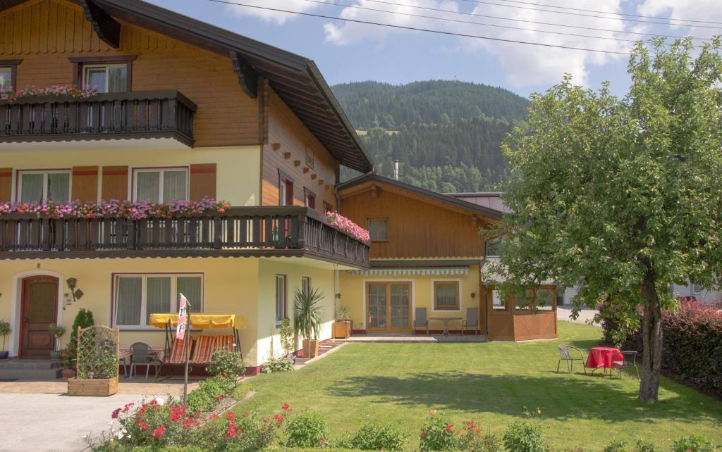Haus Dachstein Schnitzer Hotel Eben Im Pongau Exterior foto